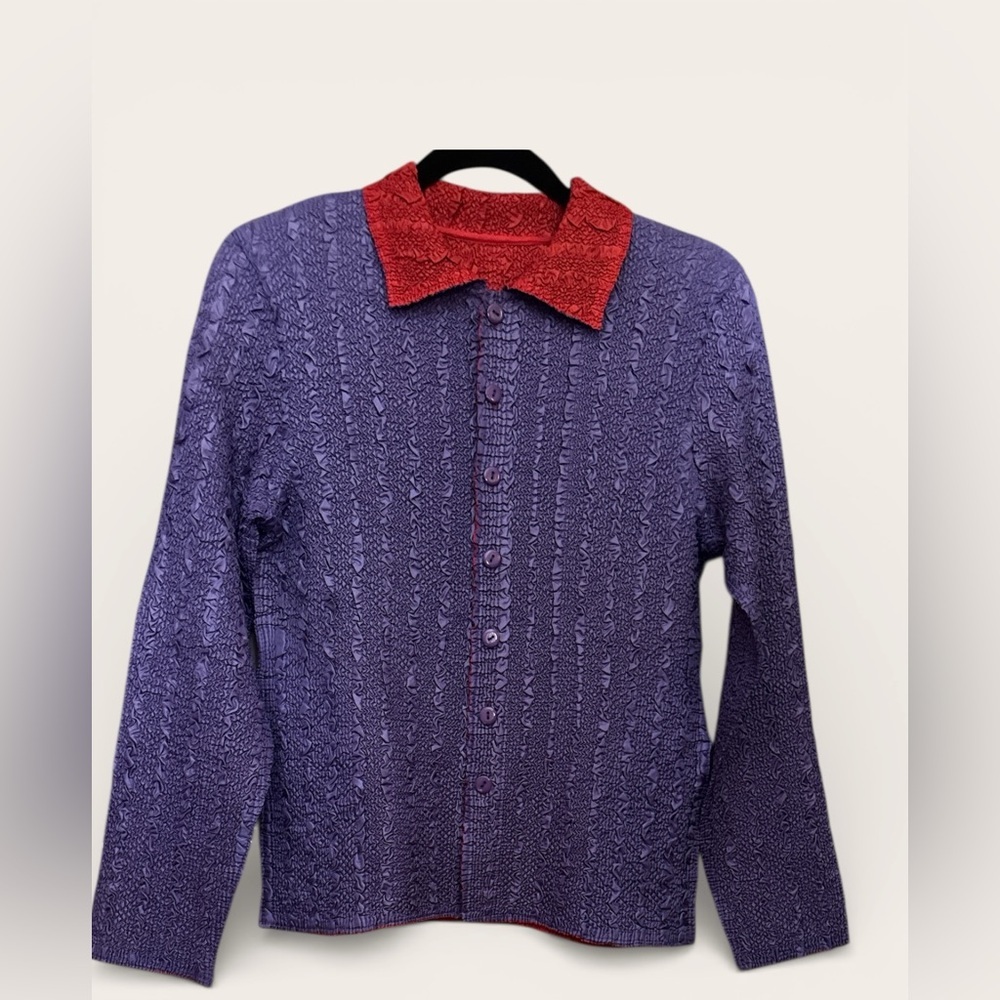 Stylish Purple Button Down Shirt with Red Collar